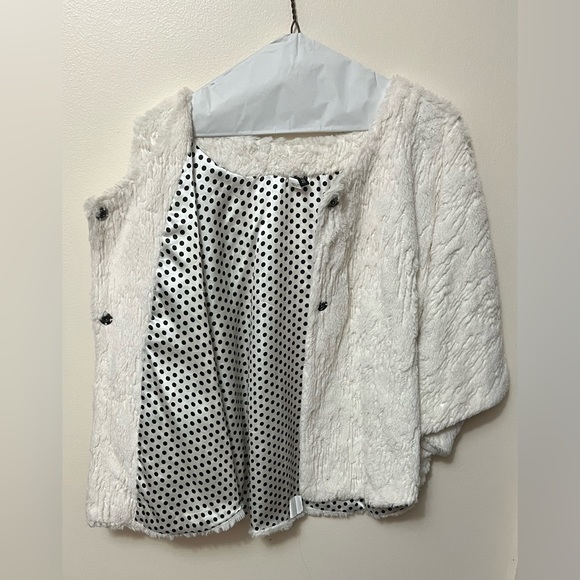 Apt 9 cape. - Picture 2 of 3